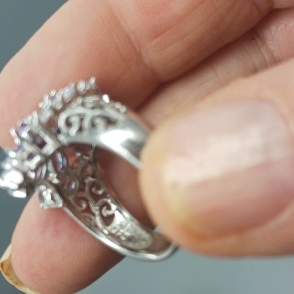 Elegant Silver and Purple Gemstone Ring - Picture 9 of 9